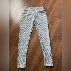 PCHEEBUM SCRUNCH BOOTY LEGGINGS